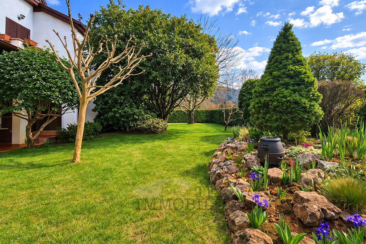 Prostorna družinska hiša 6 km od Poreča