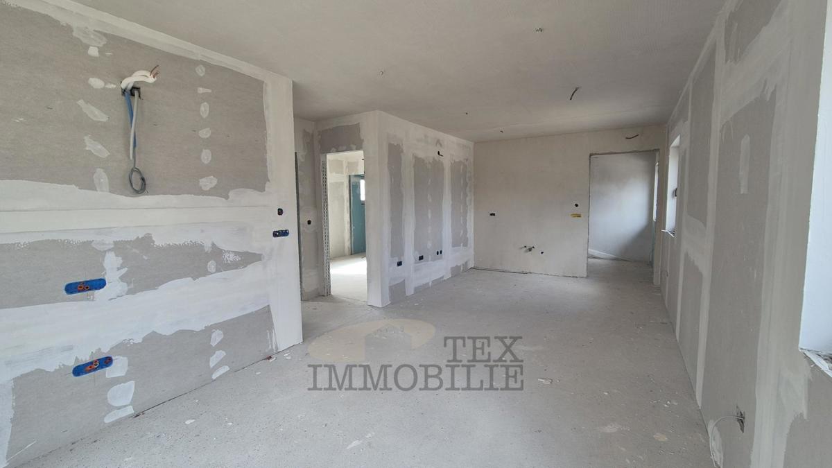 Poreč, Moderno stanovanje s strešno teraso in pogledom na morje – 1,4 km od morja