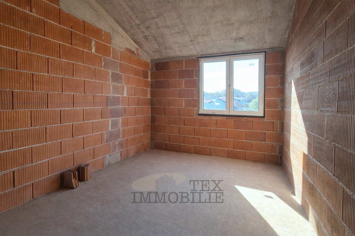 Stanovanje s pogledom na morje v okolici Poreča – 80,62 m²