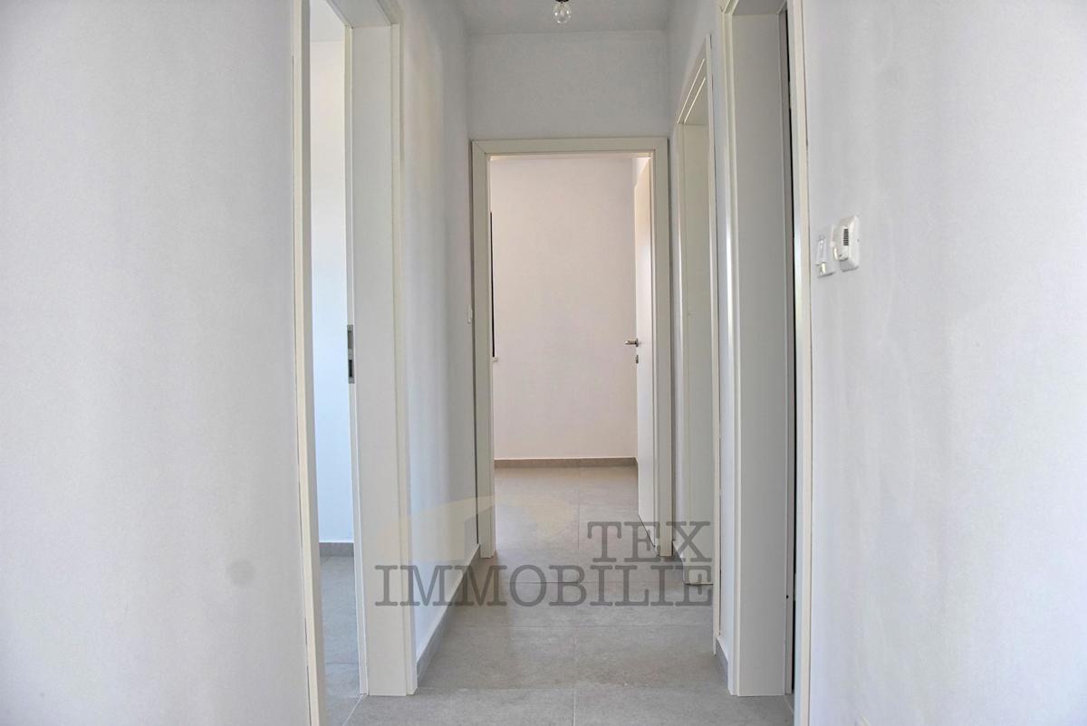 Apartma v prvem nadstropju blizu morja, 94 m2