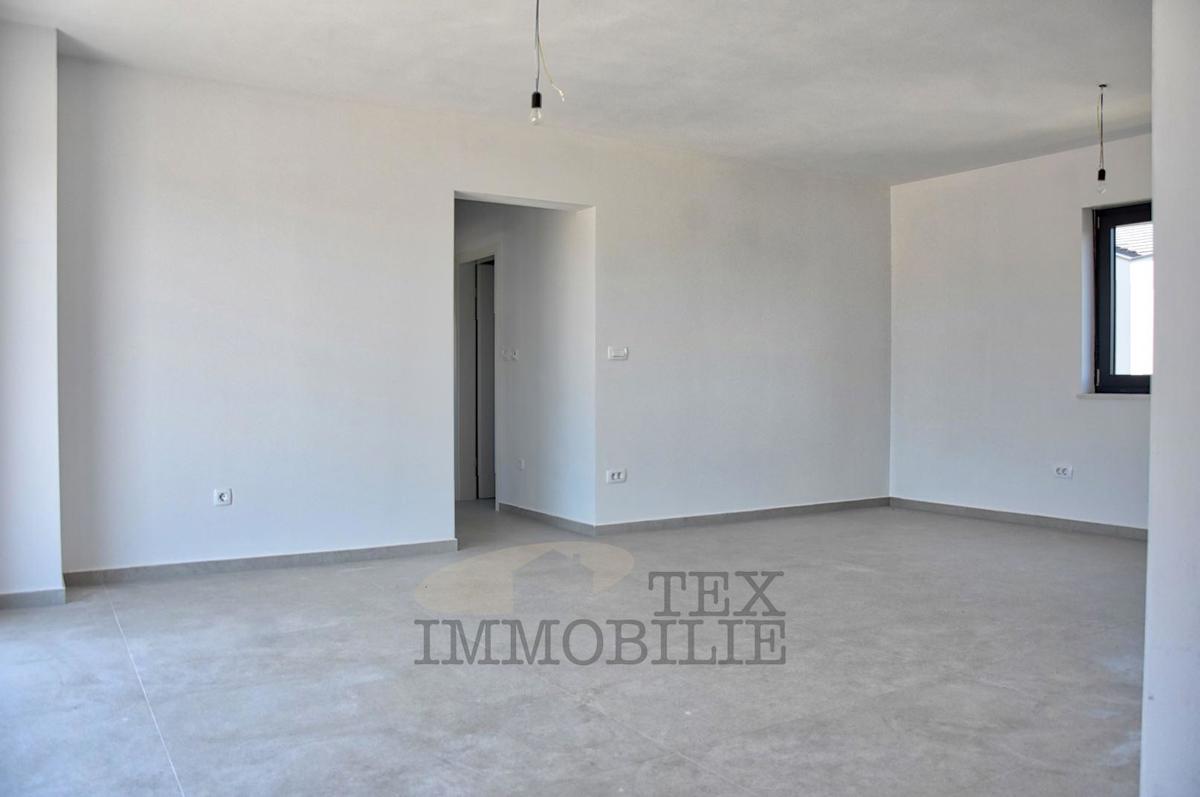 Apartma v prvem nadstropju blizu morja, 94 m2