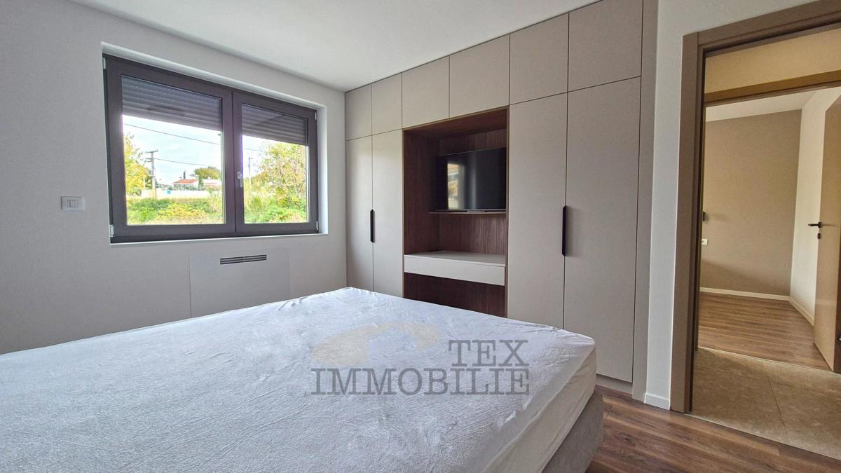 Poreč - Apartma z bazenom in tremi spalnicami