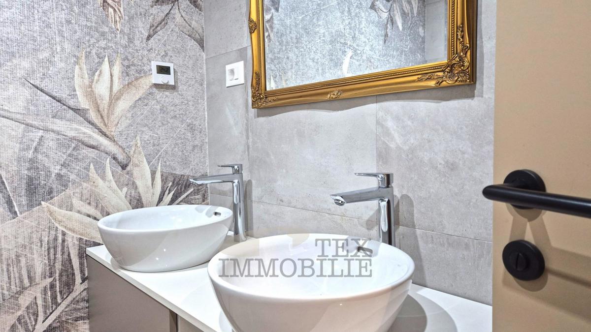 Poreč - Apartma z bazenom in tremi spalnicami