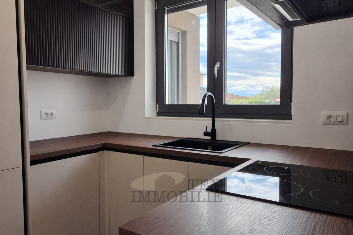 Poreč - Apartma z bazenom in tremi spalnicami