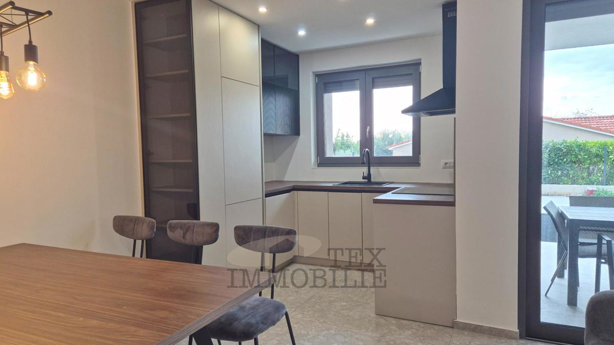 Poreč - Apartma z bazenom in tremi spalnicami