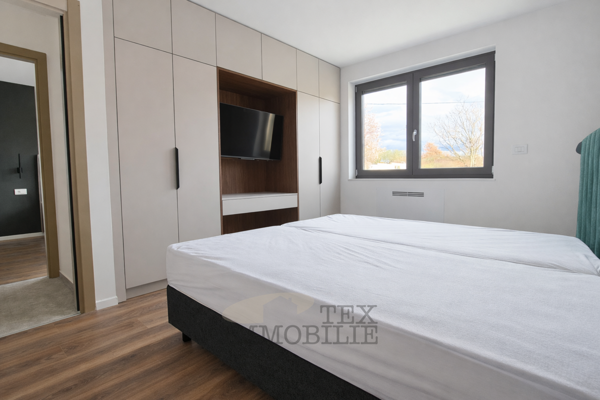 Poreč - Apartma z bazenom in tremi spalnicami