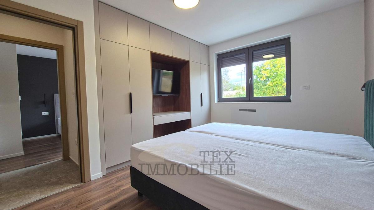 Poreč - Apartma z bazenom in tremi spalnicami