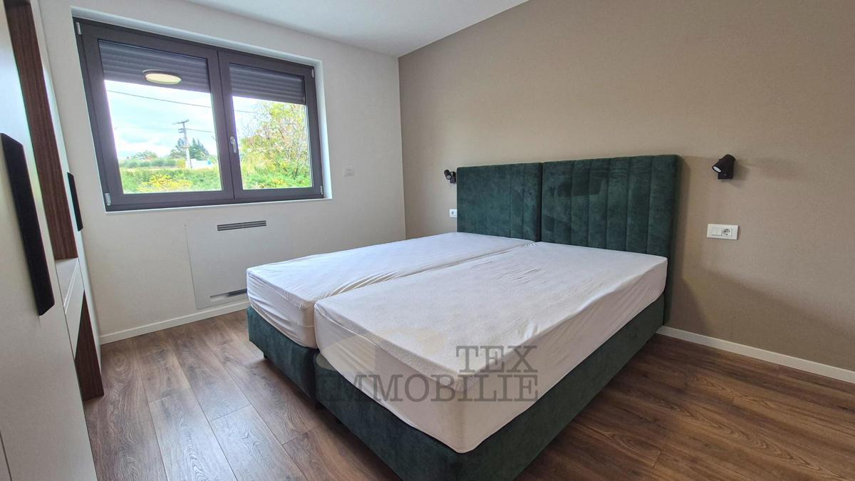Poreč - Apartma z bazenom in tremi spalnicami