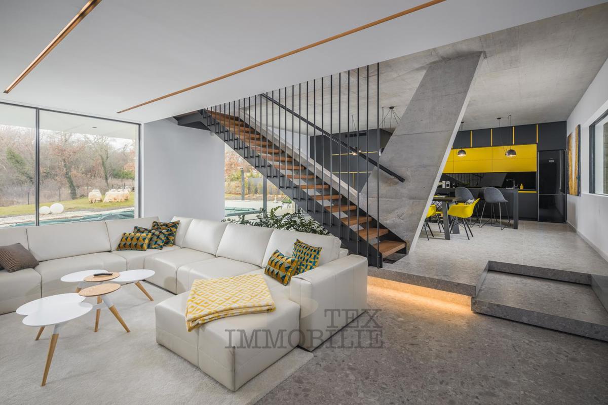 Edinstvena vila, ki pleni pozornost s svojim modernim dizajnom in subtilno eleganco
