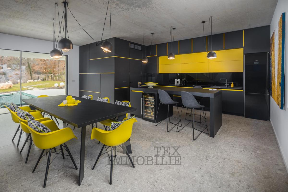 Edinstvena vila, ki pleni pozornost s svojim modernim dizajnom in subtilno eleganco
