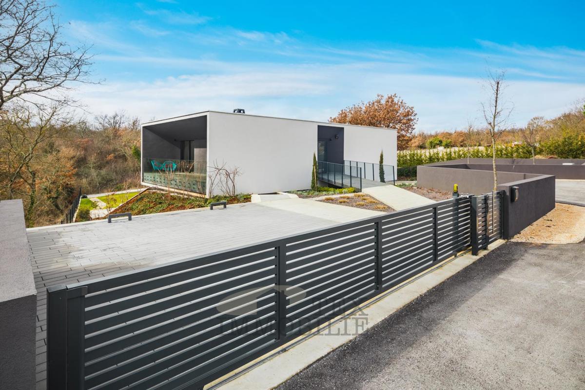 Edinstvena vila, ki pleni pozornost s svojim modernim dizajnom in subtilno eleganco