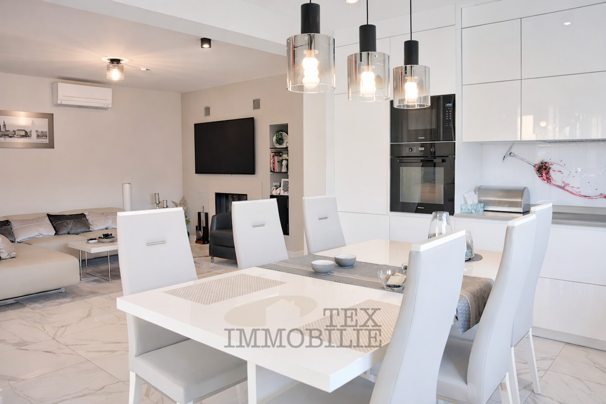 Novo luksuzno stanovanje v centru Poreča , 102 m2