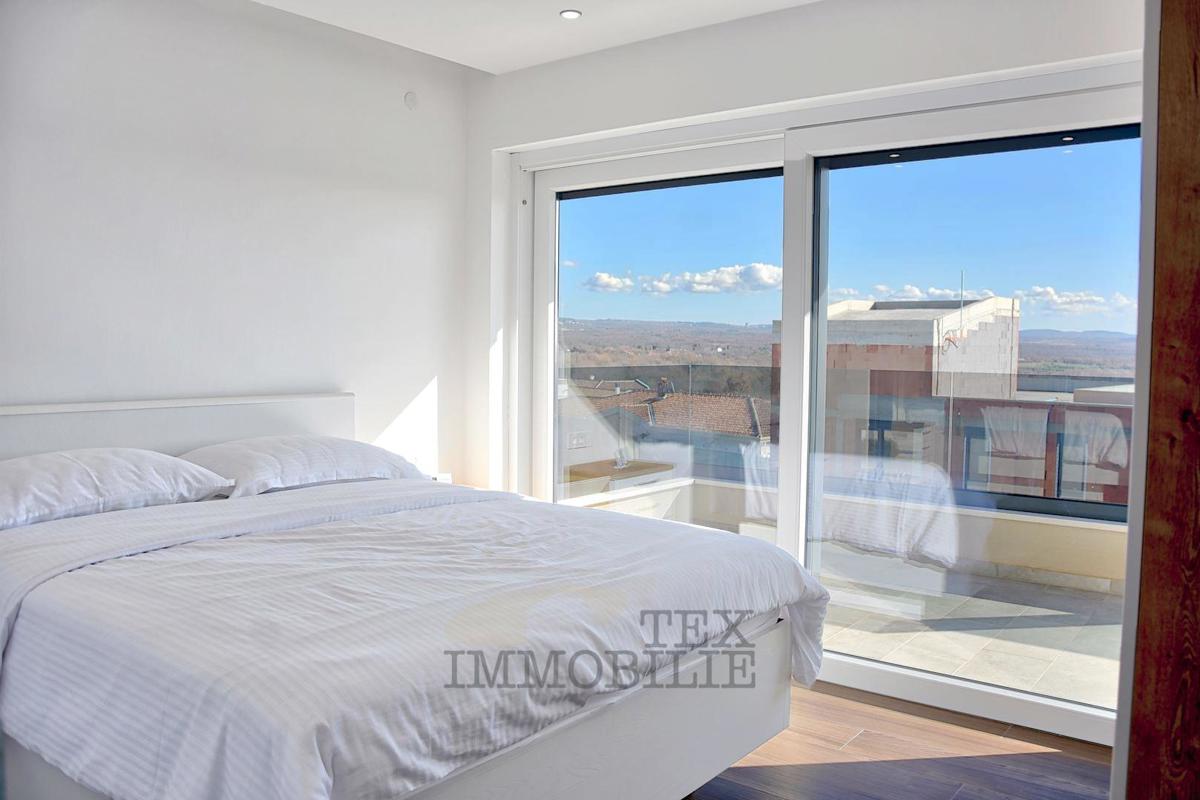 Luksuzno stanovanje s pogledom na morje, 122 m2