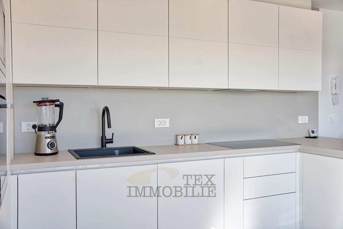 Luksuzno stanovanje s pogledom na morje, 122 m2