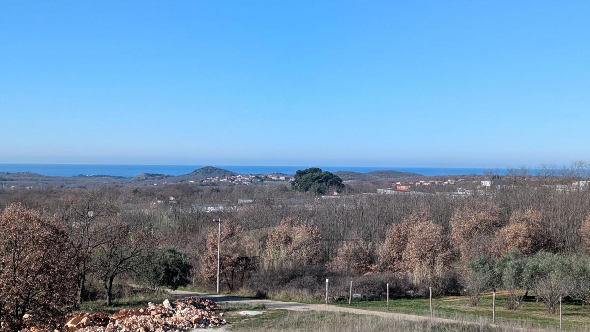 Poreč, dvojček z bazenom 8 km od morja