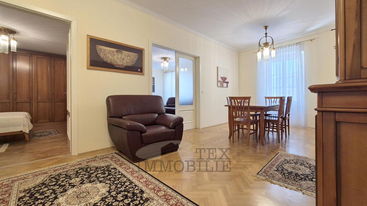 Eleganten apartma z dvema spalnicama v središču starega mestnega jedra Poreča