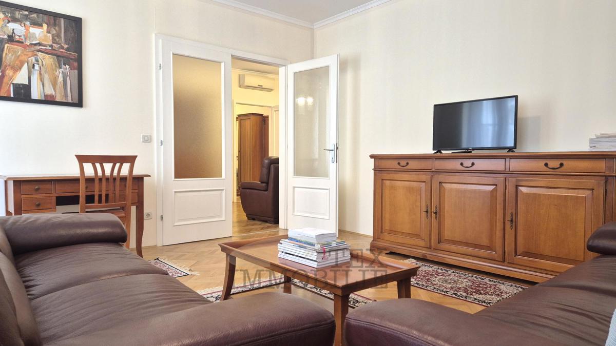 Eleganten apartma z dvema spalnicama v središču starega mestnega jedra Poreča