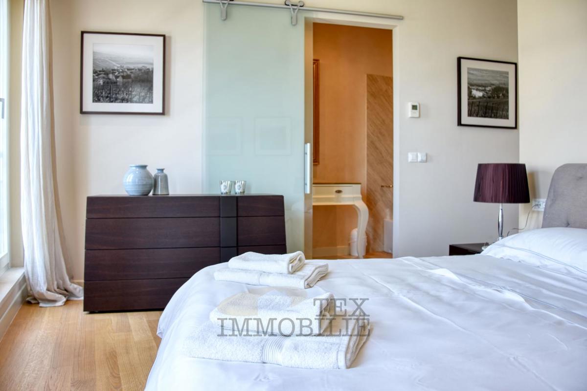 Luksuzna vila z bazenom in ločenim apartmajem 1300 m od morja