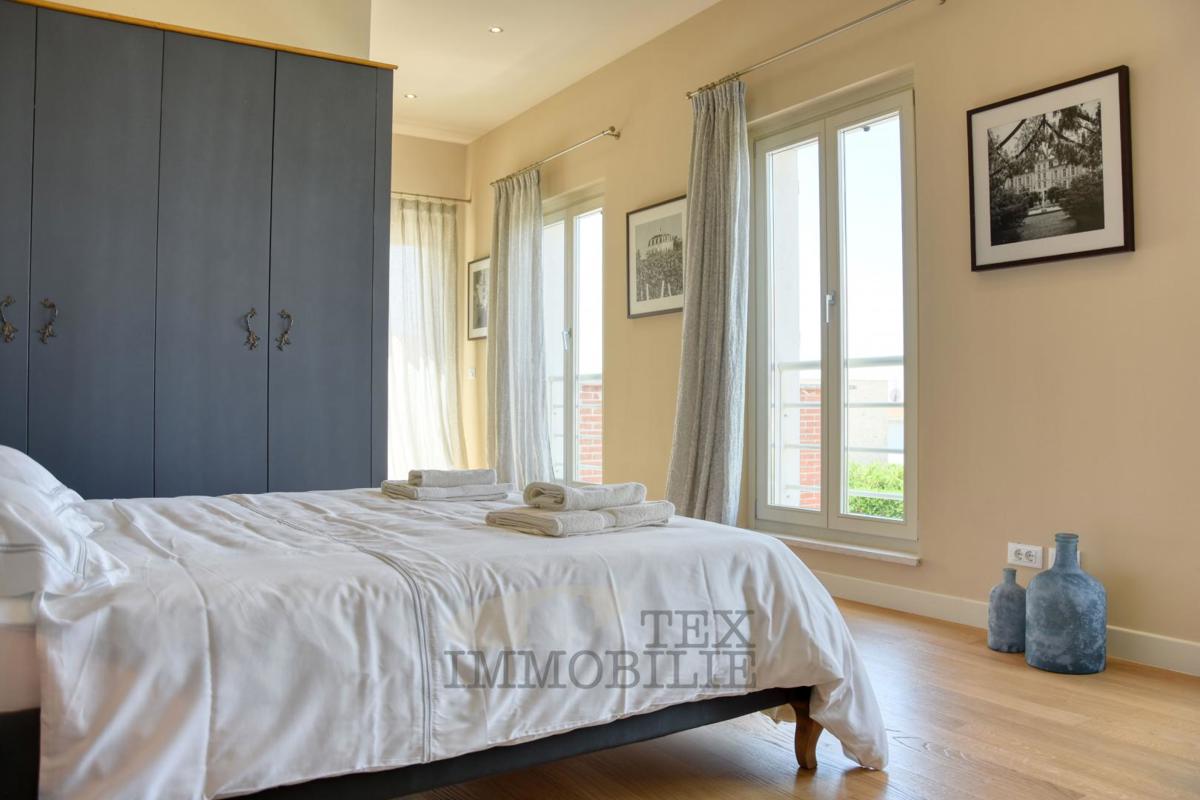 Luksuzna vila z bazenom in ločenim apartmajem 1300 m od morja