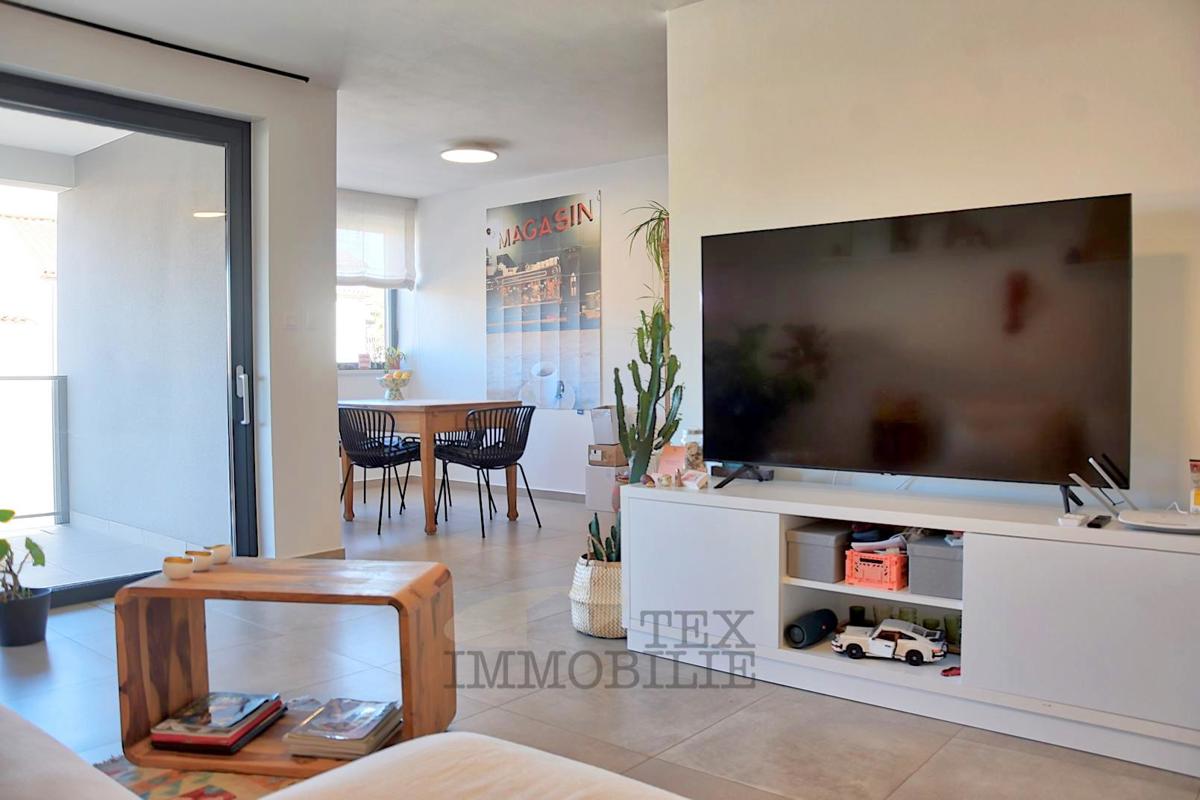 Poreč – Moderno stanovanje, oddaljeno 900 m od morja