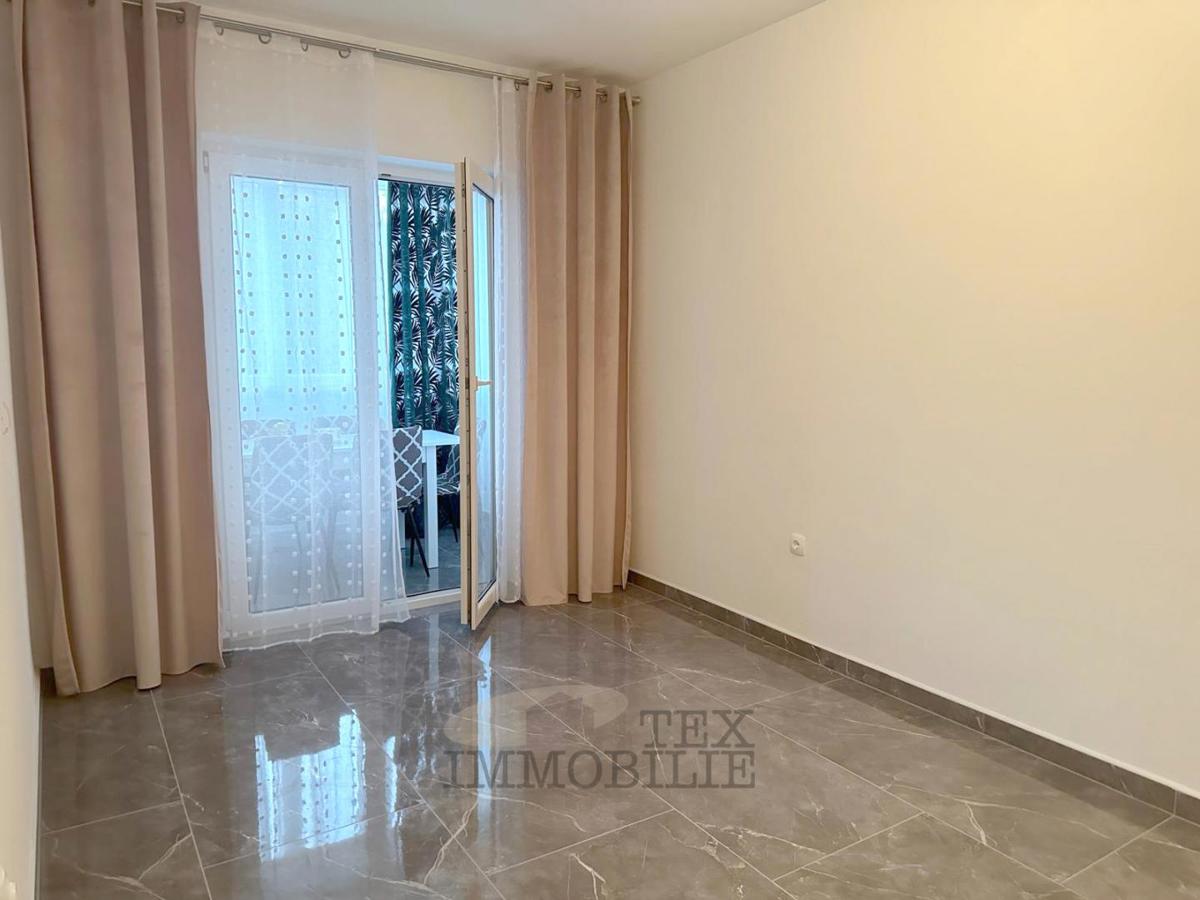 Poreč – Lepo prenovljeno stanovanje na mirni lokaciji, 2,5 km od centra in morja