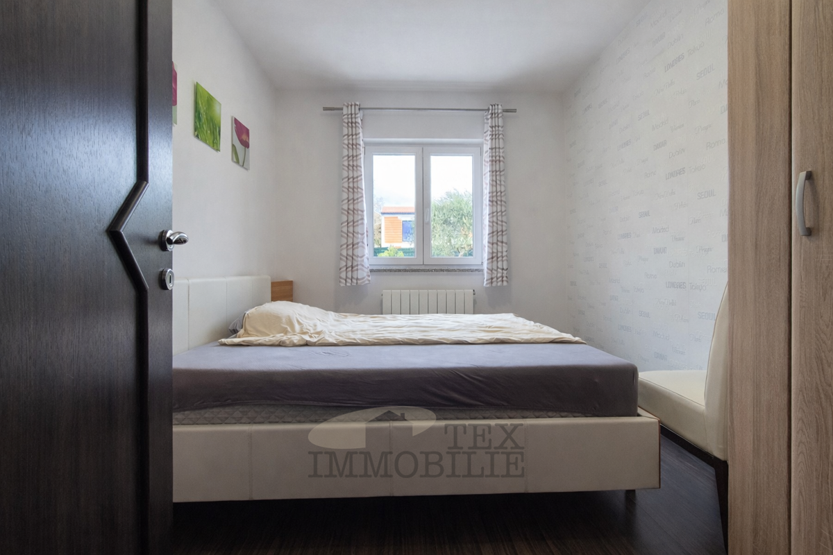 Pritlična hiša z bazenom in velikim vrtom – mirna lokacija v Istri