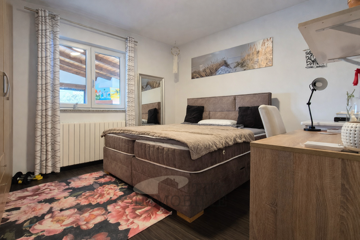 Pritlična hiša z bazenom in velikim vrtom – mirna lokacija v Istri