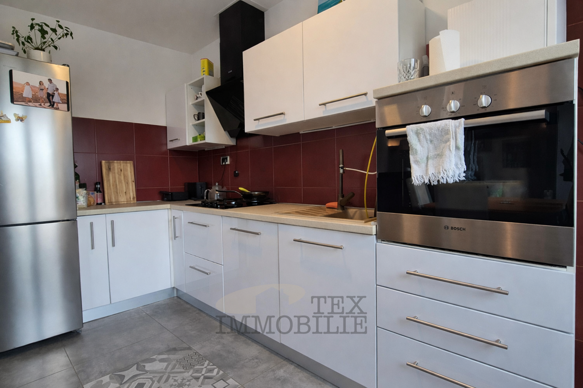 Pritlična hiša z bazenom in velikim vrtom – mirna lokacija v Istri