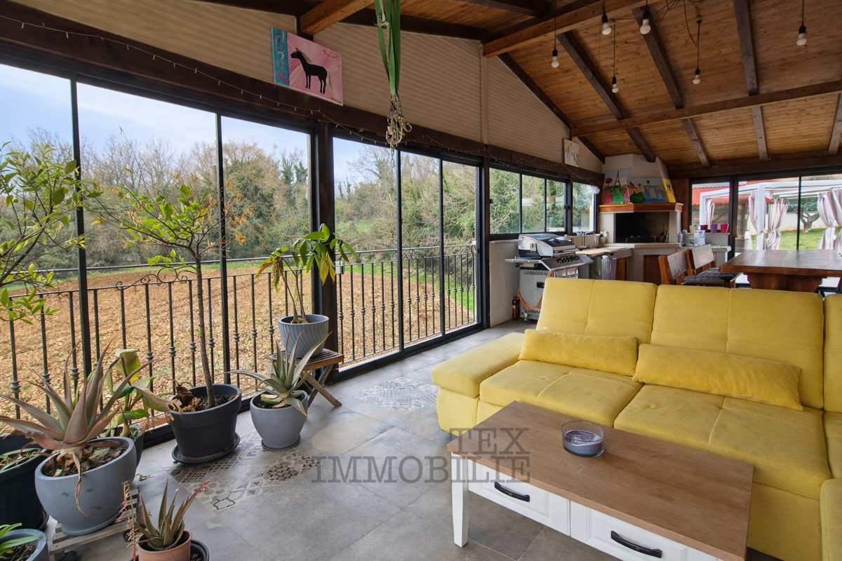 Pritlična hiša z bazenom in velikim vrtom – mirna lokacija v Istri