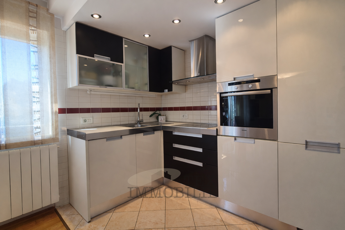 Čudovito stanovanje v Poreču, le 800m od morja, 77,49m2