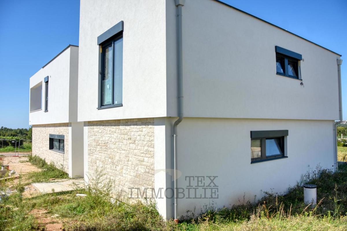 Okolica Poreča, naprodaj je čudovita vila s pogledom na morje