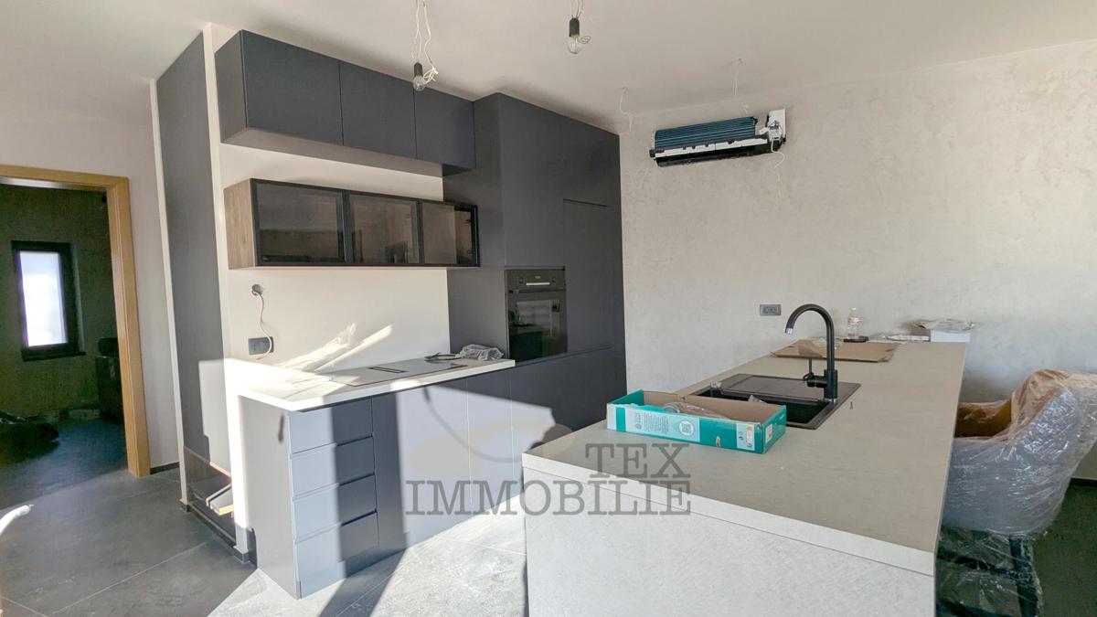 Lepa moderna vila z bazenom v Poreču 