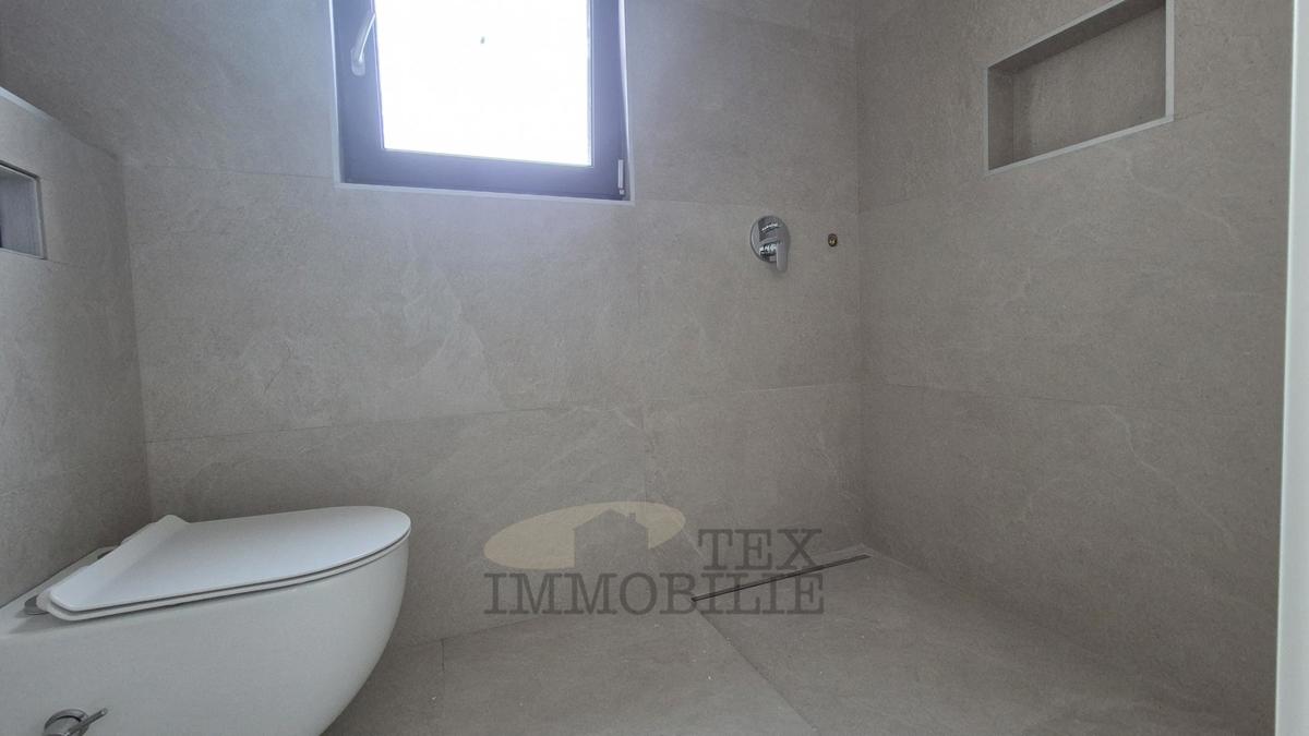 Poreč - vila z bazenom in pogledom na morje