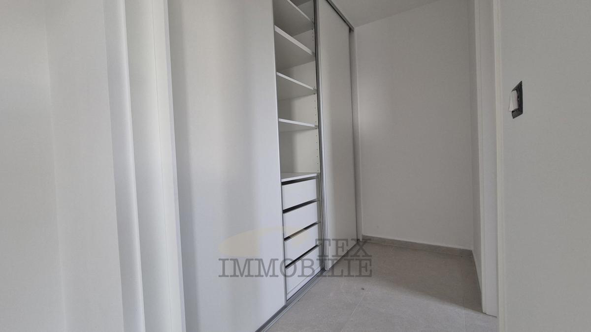 Poreč - vila z bazenom in pogledom na morje