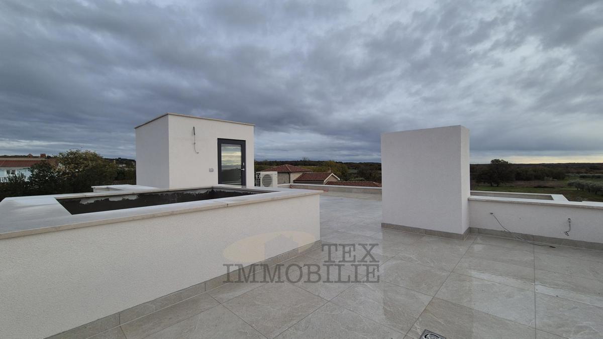 Poreč - vila z bazenom in pogledom na morje