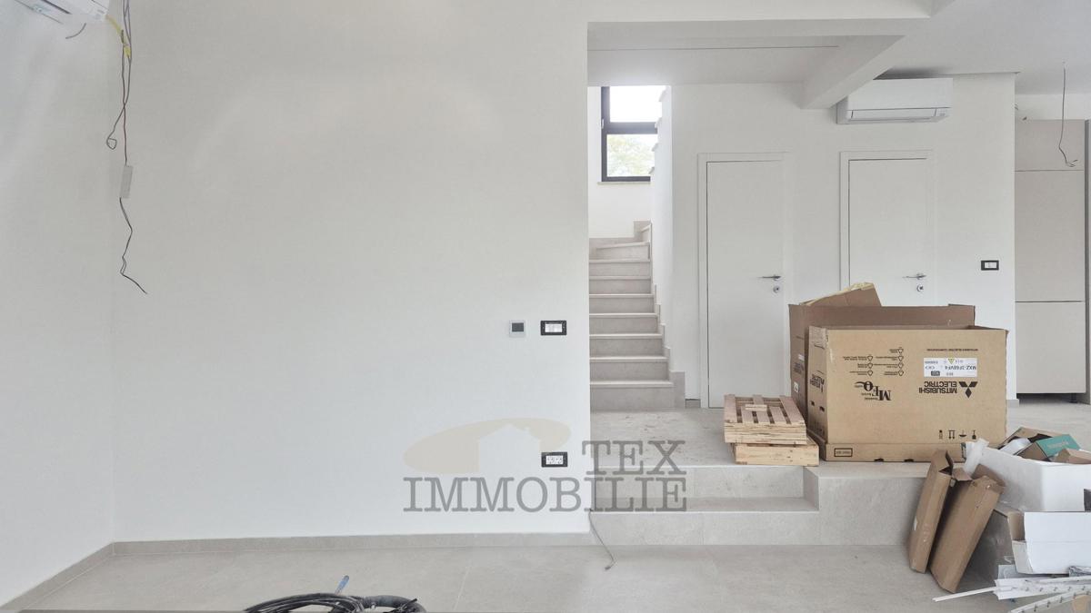 Poreč - vila z bazenom in pogledom na morje