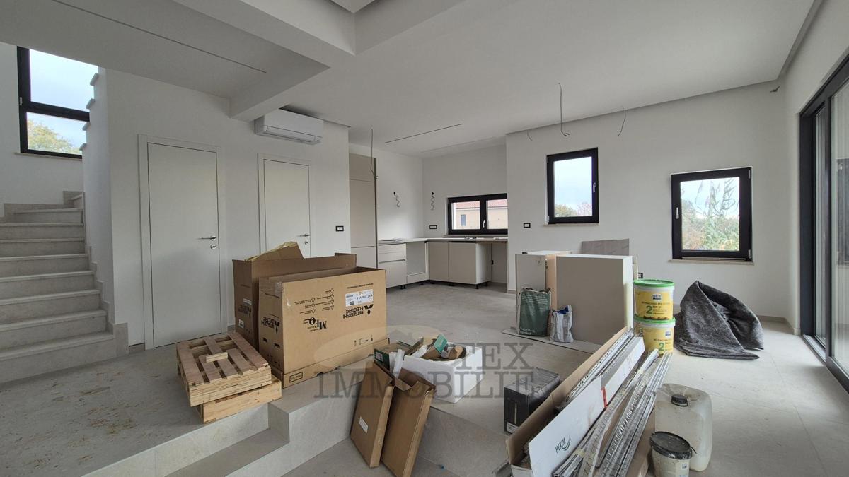 Poreč - vila z bazenom in pogledom na morje