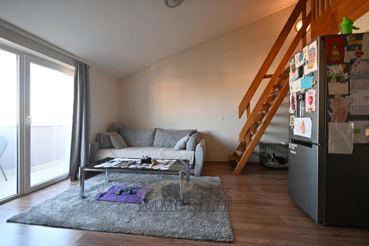 Prostorno Trisobno Stanovanje s Panoramskim Pogledom na Morje – Poreč, 115 m²