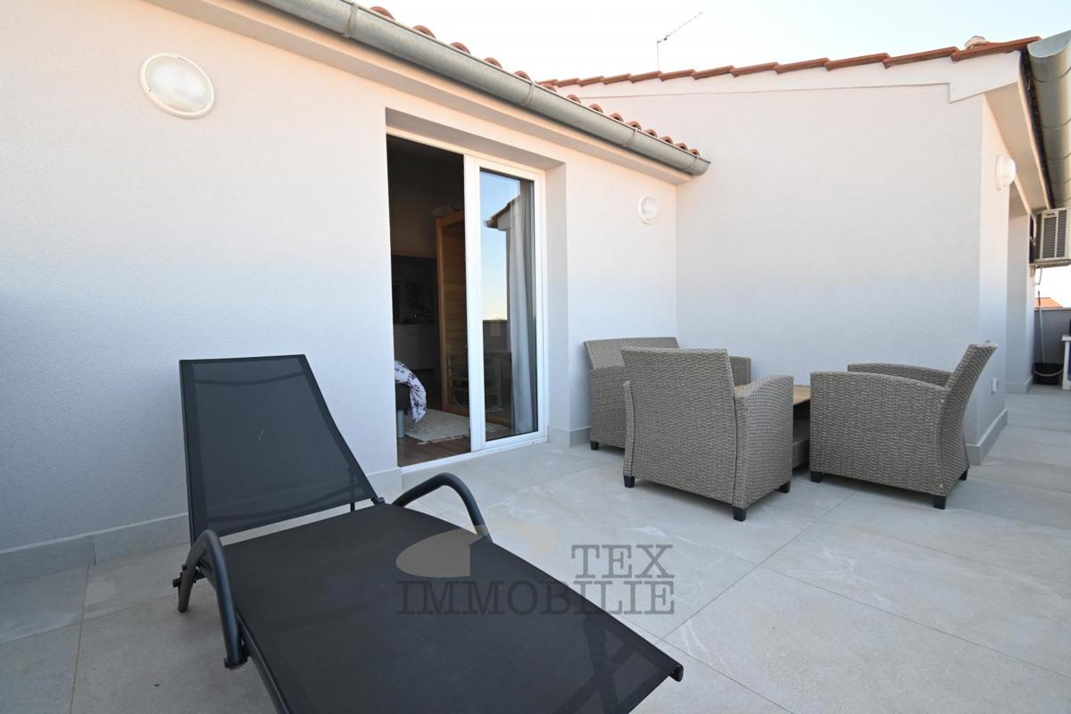 Prostorno Trisobno Stanovanje s Panoramskim Pogledom na Morje – Poreč, 115 m²