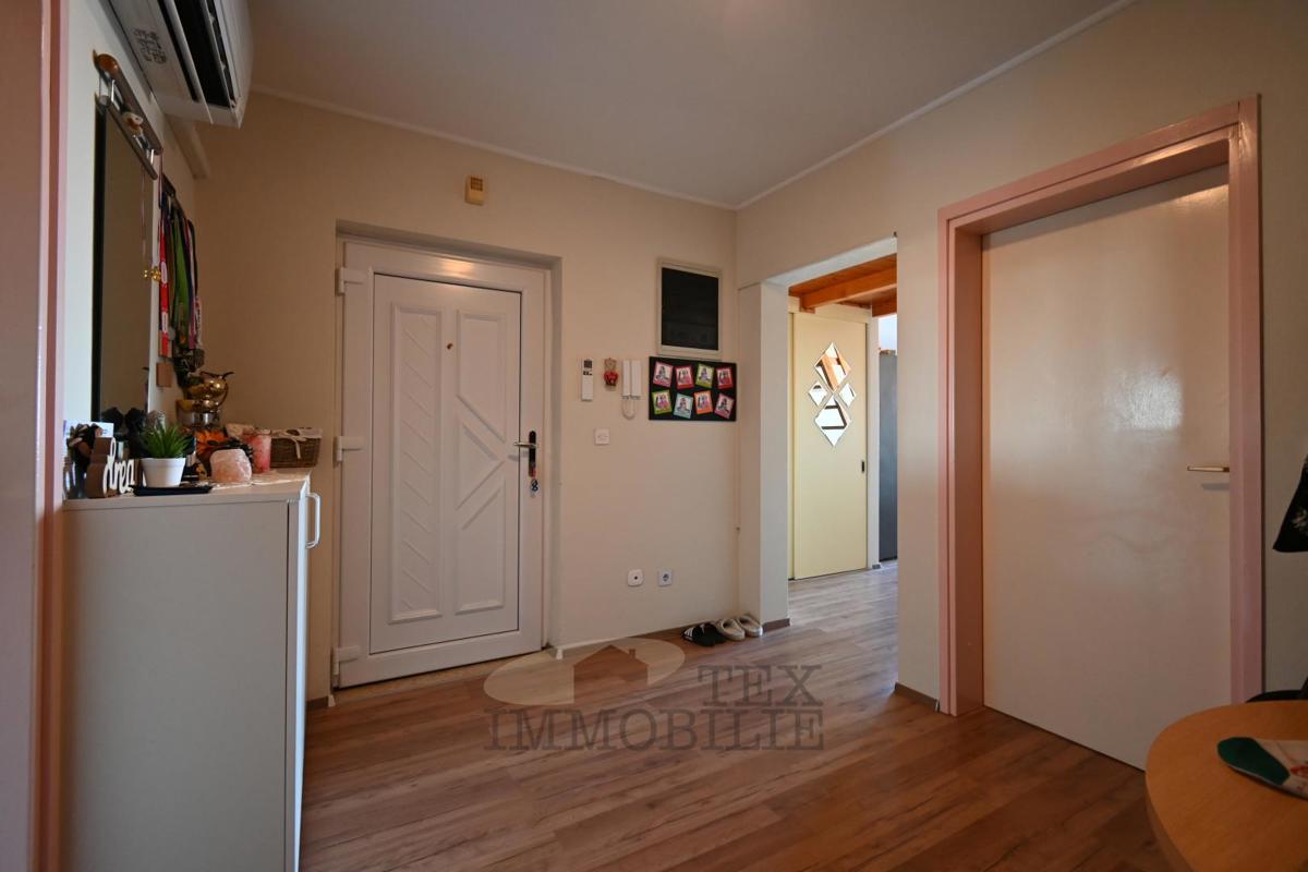 Prostorno Trisobno Stanovanje s Panoramskim Pogledom na Morje – Poreč, 115 m²