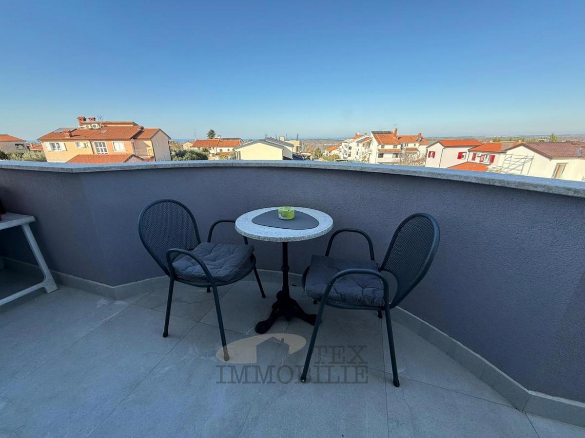 Prostorno Trisobno Stanovanje s Panoramskim Pogledom na Morje – Poreč, 115 m²