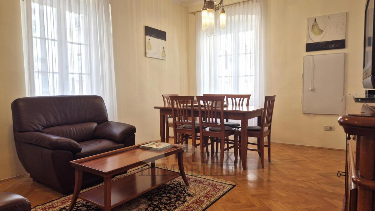 Poreč – Dve elegantni stanovanji v središču starega mestnega jedra