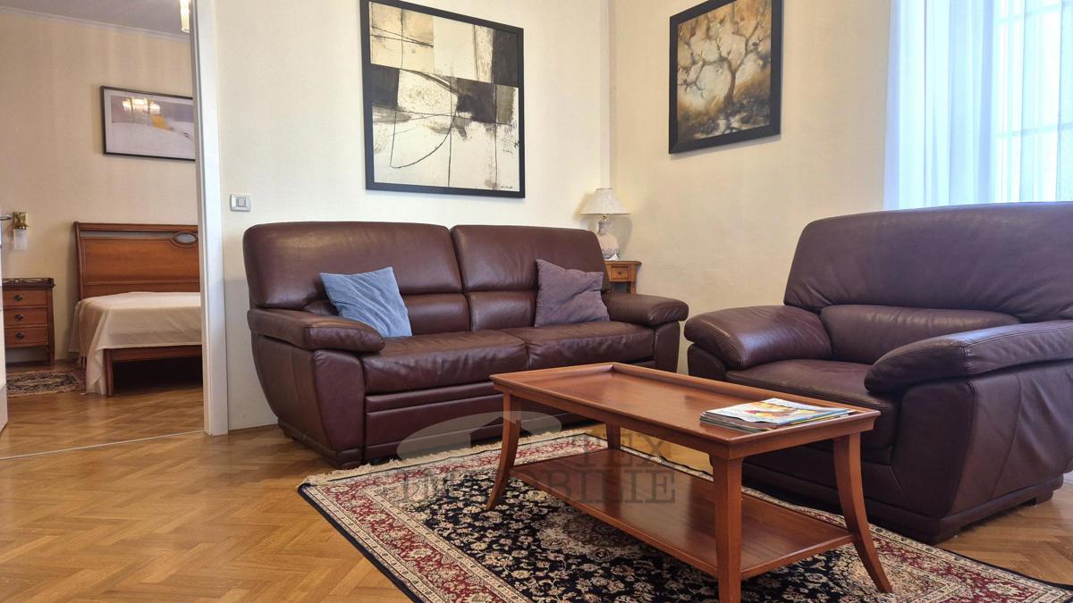 Poreč – Dve elegantni stanovanji v središču starega mestnega jedra