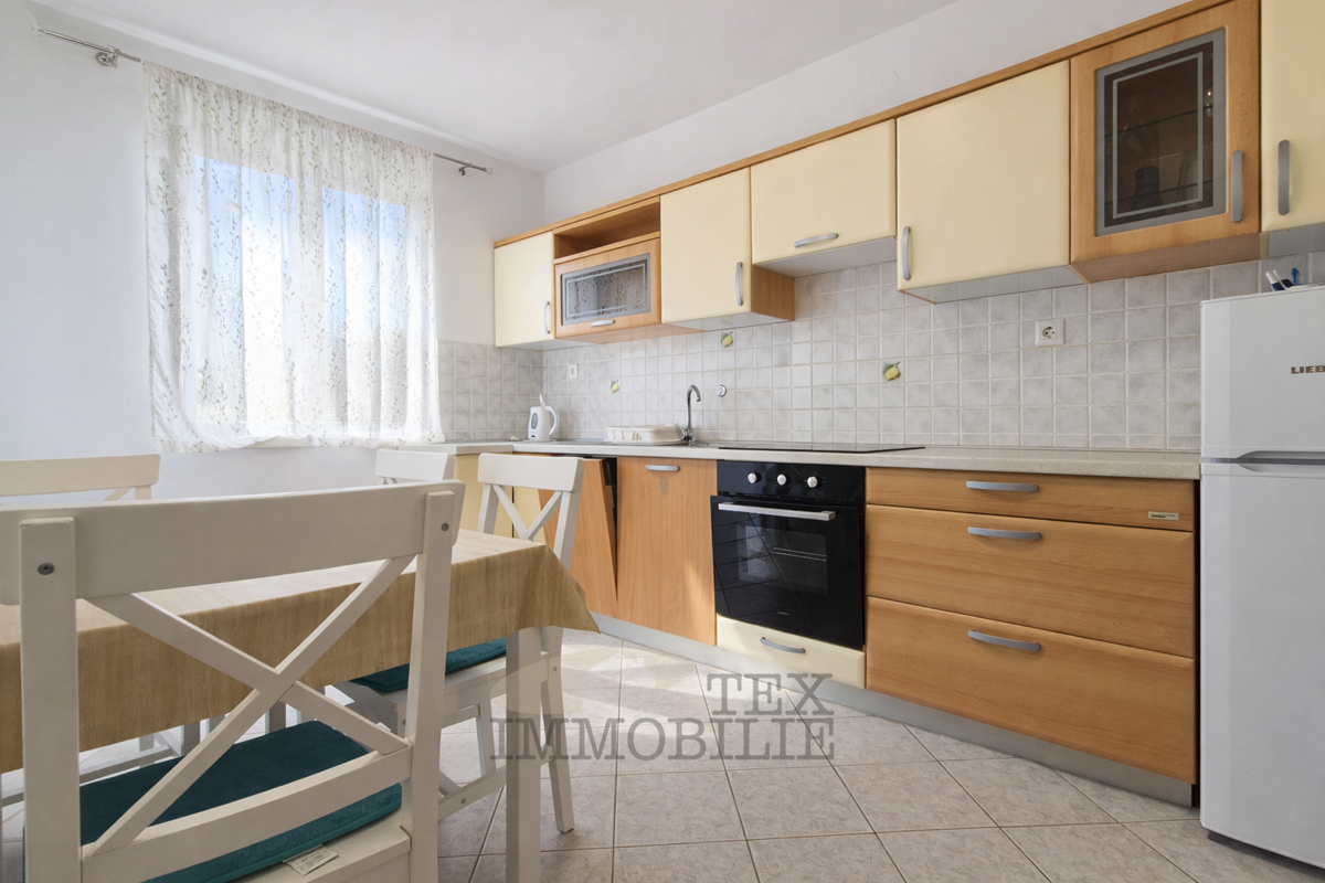 Stanovanje v centru Poreča, le 100 metrov od morja, 73.50 m2