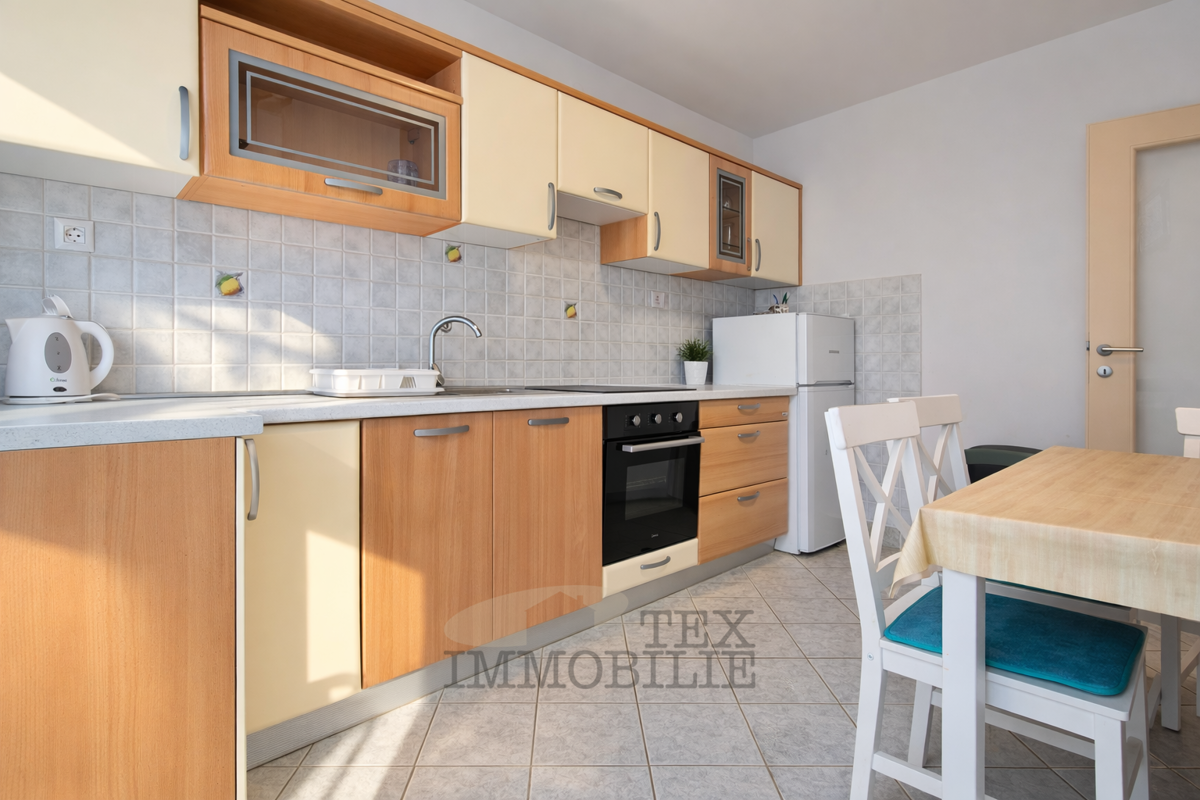 Stanovanje v centru Poreča, le 100 metrov od morja, 73.50 m2