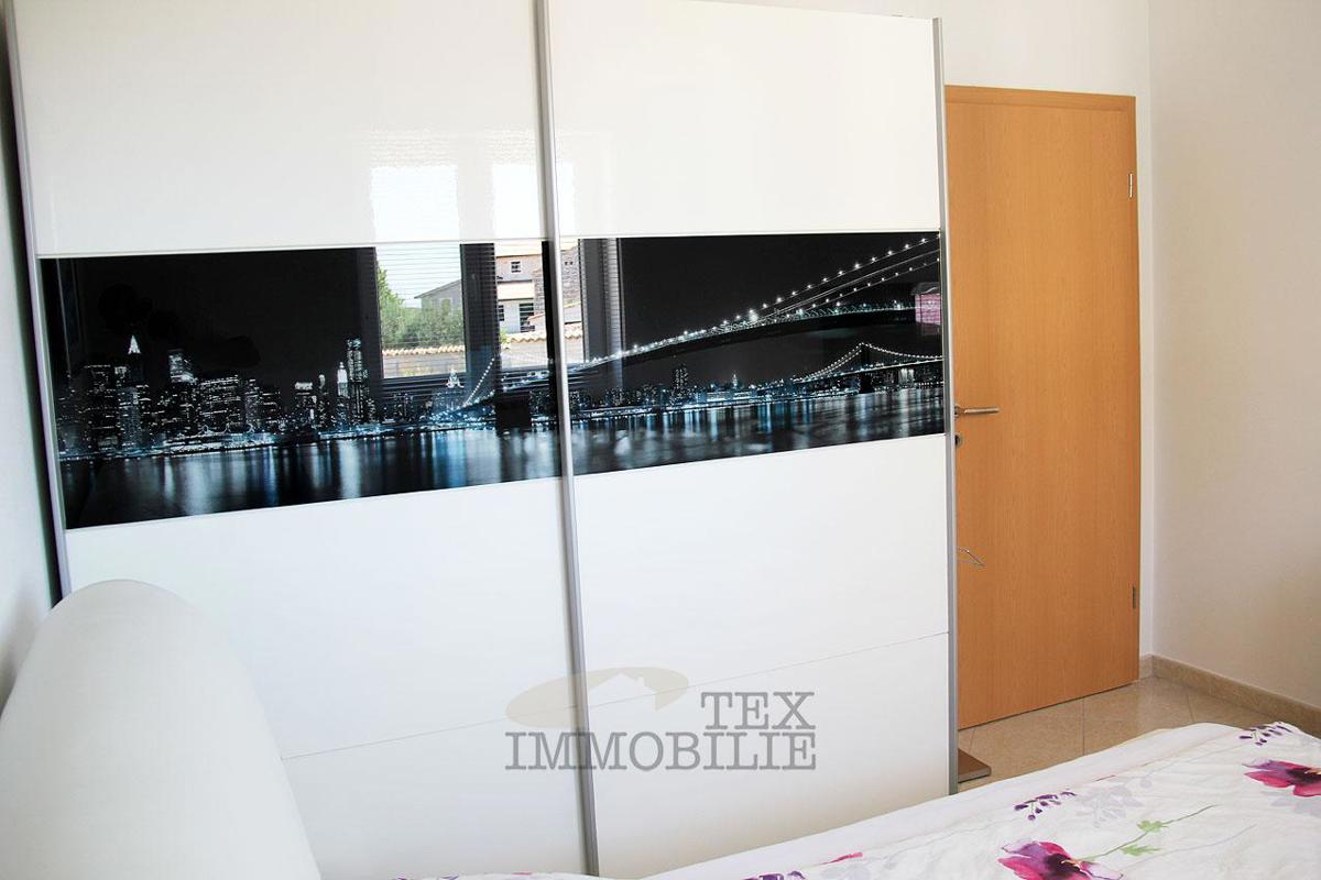 Hiša s tremi apartmaji v bližini Poreča, 193m2