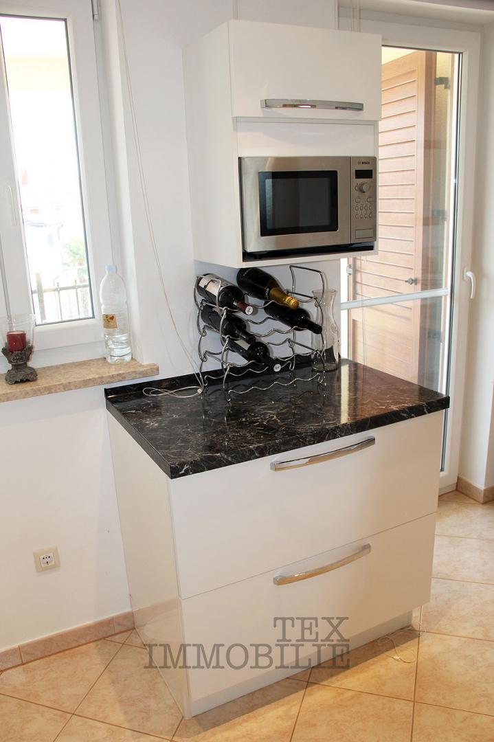 Hiša s tremi apartmaji v bližini Poreča, 193m2
