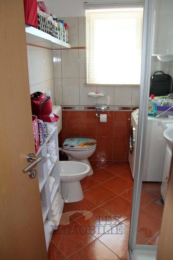 Hiša s tremi apartmaji v bližini Poreča, 193m2