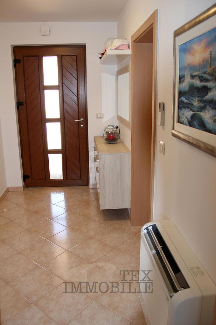 Hiša s tremi apartmaji v bližini Poreča, 193m2