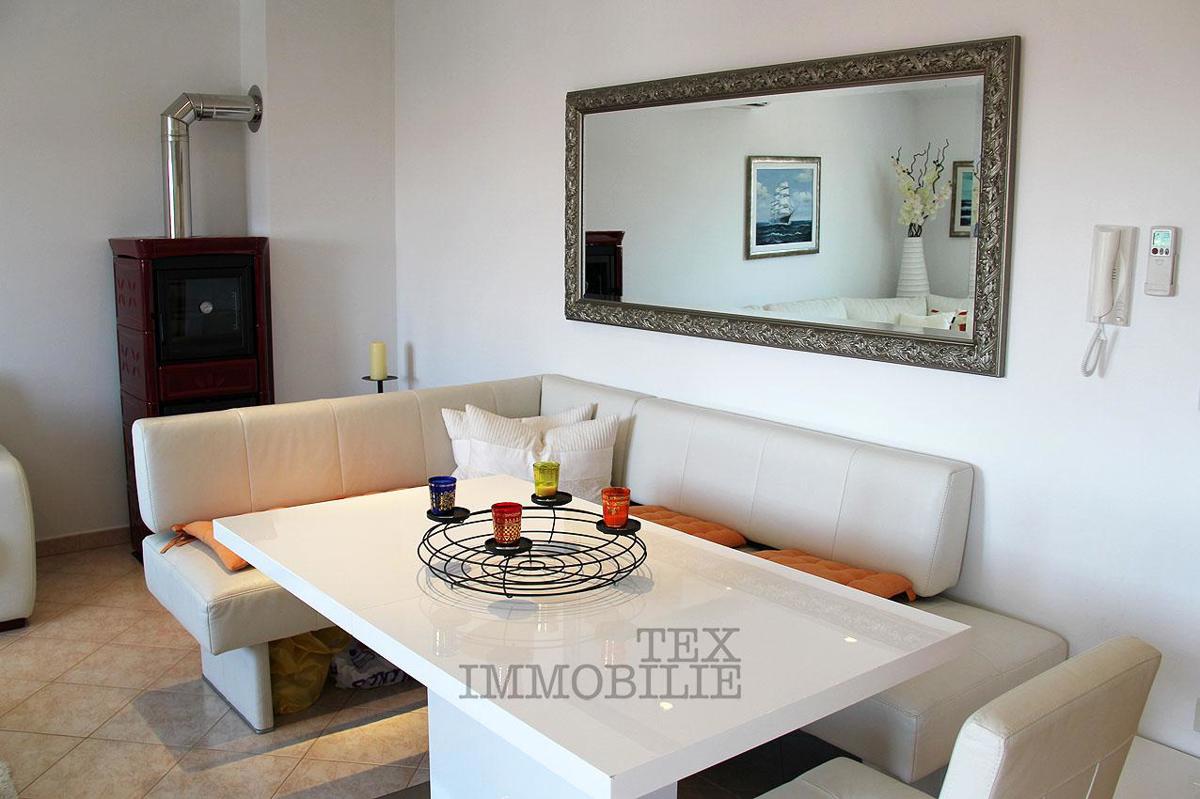 Hiša s tremi apartmaji v bližini Poreča, 193m2